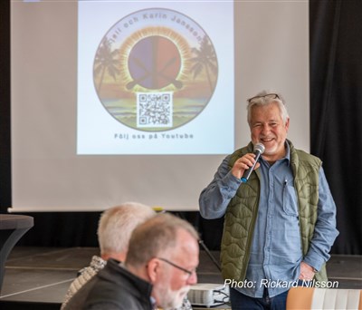 Ordf&ouml;rande Johann Halin presenterar f&ouml;rel&auml;sarna